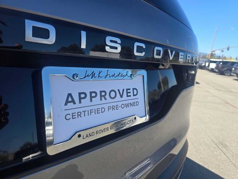 Used 2025 Land Rover Discovery S AWD/4WD image 13