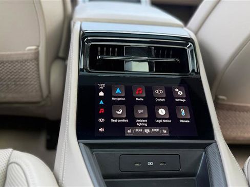 Used 2025 Porsche Panamera 4 image 27