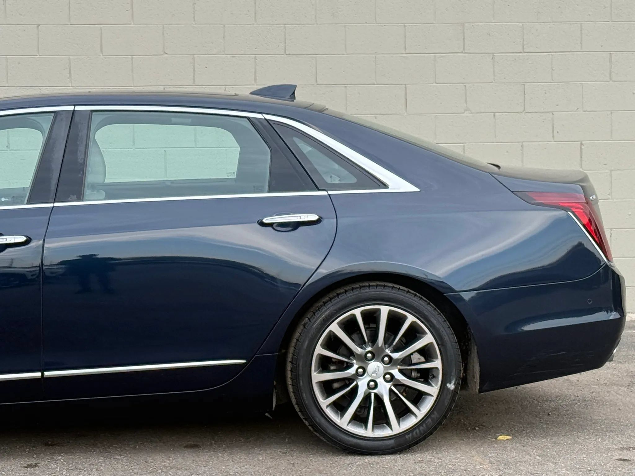 Used 2018 Cadillac CT6 Luxury AWD/4WD image 5