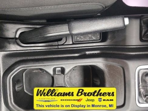 Certified 2023 Jeep Gladiator Sport image 22