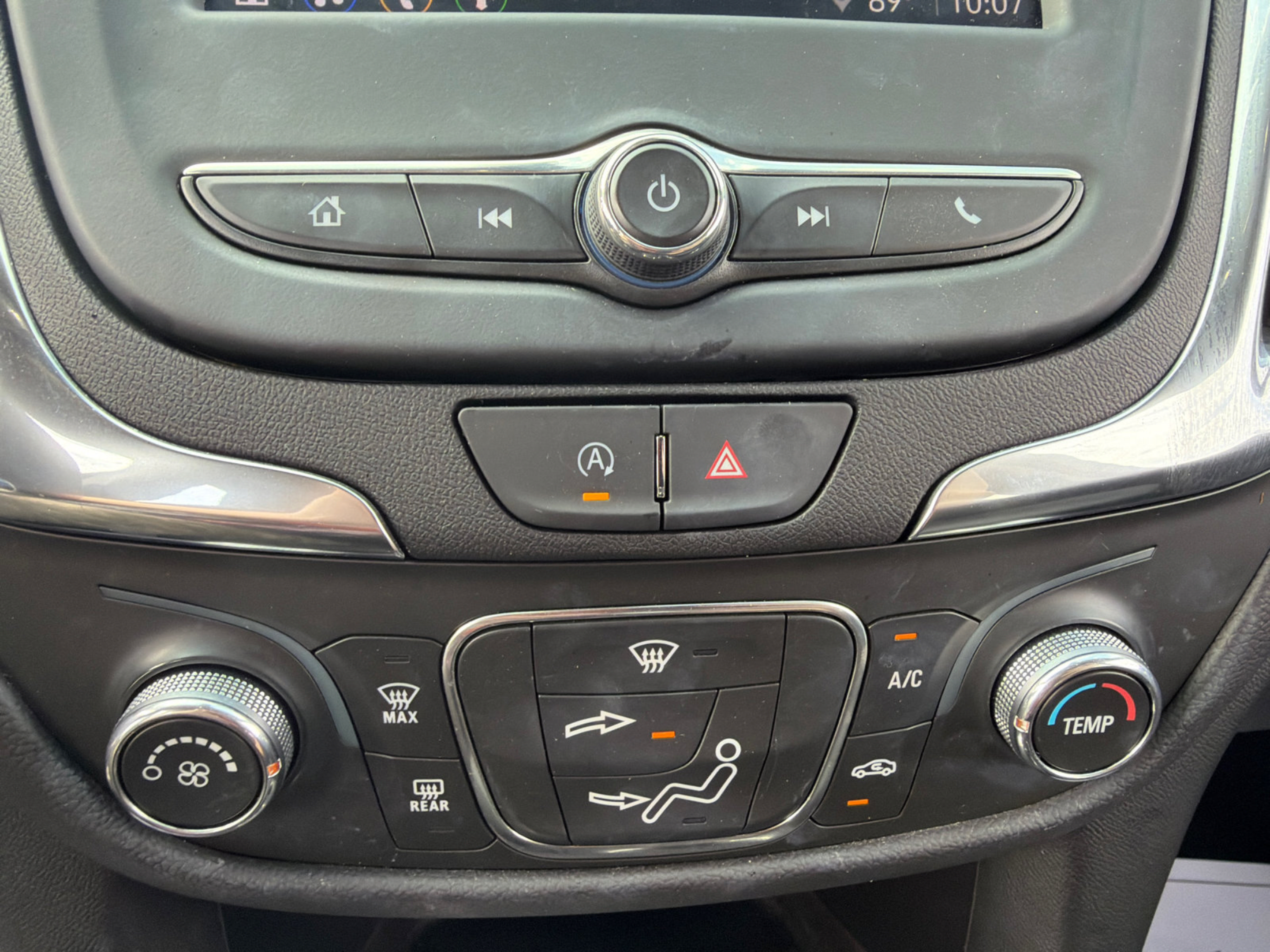 Used 2024 Chevrolet Equinox LT FWD image 26