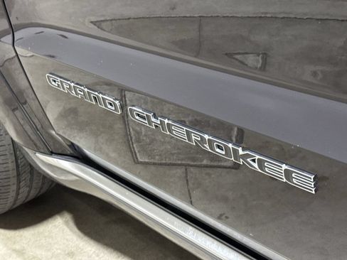 Used 2018 Jeep Grand Cherokee Summit AWD/4WD image 27