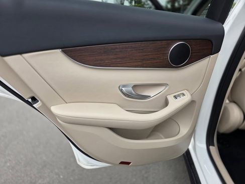 Used 2022 Mercedes-Benz GLC 300 image 15