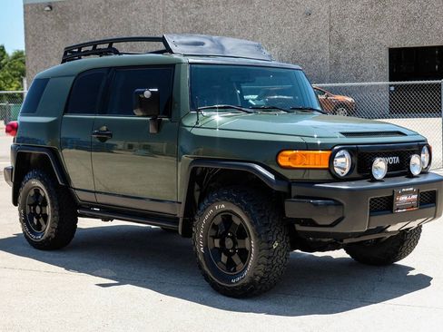 Used 2011 Toyota FJ Cruiser 4WD w/ Trail Teams Special Edition image 6