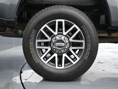 Used 2019 Ford F250 Lariat w/ Lariat Value Package image 18
