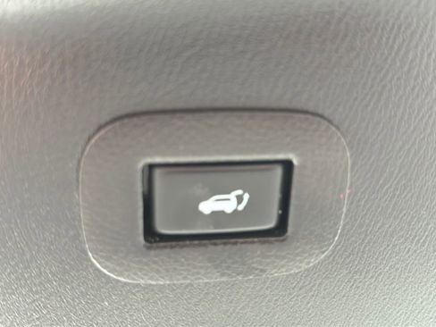 Used 2015 INFINITI QX80 4WD w/ Deluxe Technology Package image 31