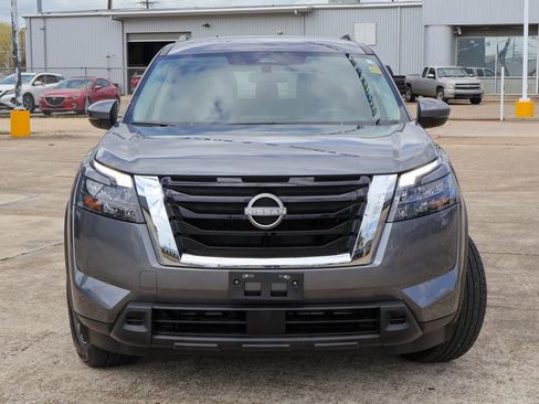 Used 2025 Nissan Pathfinder SV image 23