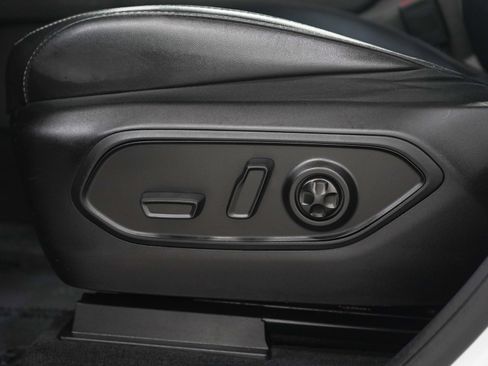 Used 2024 Jeep Grand Cherokee Limited w/ Luxury Tech Group II AWD/4WD image 28