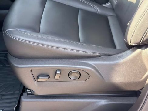 Used 2025 Chevrolet Silverado 1500 LT w/ Z71 Off-Road Package AWD/4WD image 20