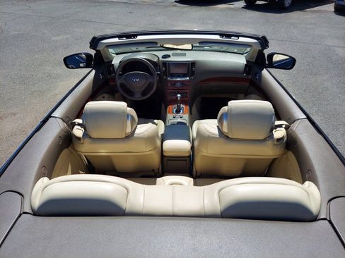 Used 2009 INFINITI G37 Convertible w/ Premium Pkg RWD image 16