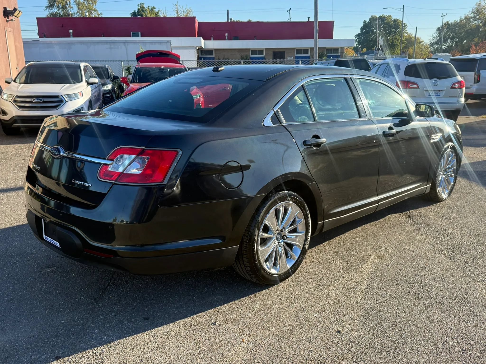 Used 2010 Ford Taurus Limited FWD image 5