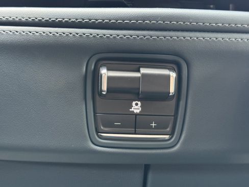 New 2025 Cadillac Escalade IQ Sport 2 w/ LPO, ONYX Package image 32