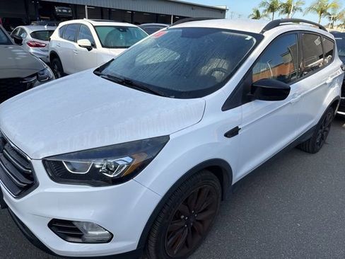 Used 2018 Ford Escape SE w/ SE Sport Appearance Package AWD/4WD image 2