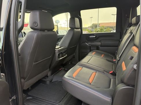 Used 2022 GMC Sierra 2500 AT4 w/ AT4 Preferred Package image 9