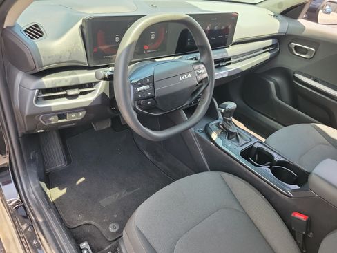 Used 2025 Kia K4 FWD image 3
