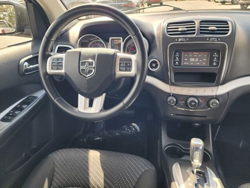 Used 2020 Dodge Journey SE w/ SE Popular Equipment Group image 13