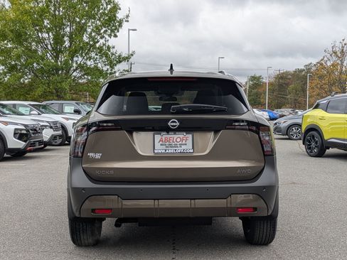 New 2026 Nissan Kicks SV w/ Cold Weather Package image 5