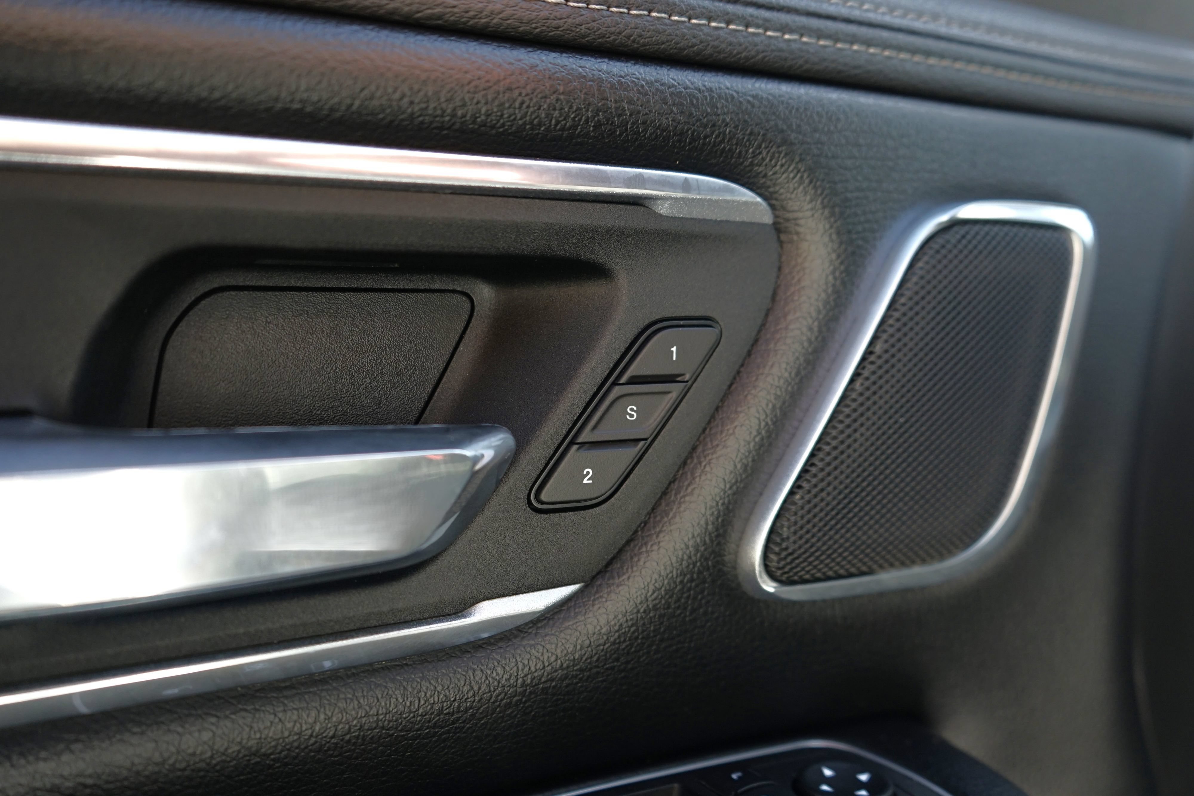 Used 2023 RAM 1500 Laramie AWD/4WD image 12