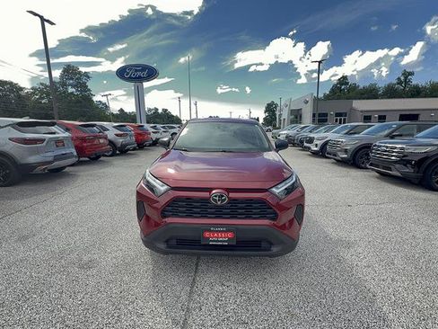Used 2023 Toyota RAV4 LE AWD/4WD image 10