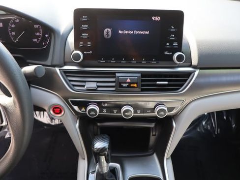 Used 2018 Honda Accord LX image 31