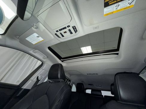 Used 2023 Toyota Highlander Limited AWD/4WD image 18