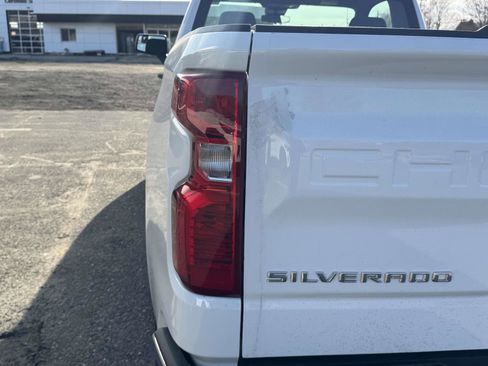 Used 2025 Chevrolet Silverado 1500 W/T image 13