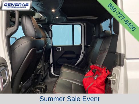 Used 2024 Jeep Gladiator Rubicon AWD/4WD image 25