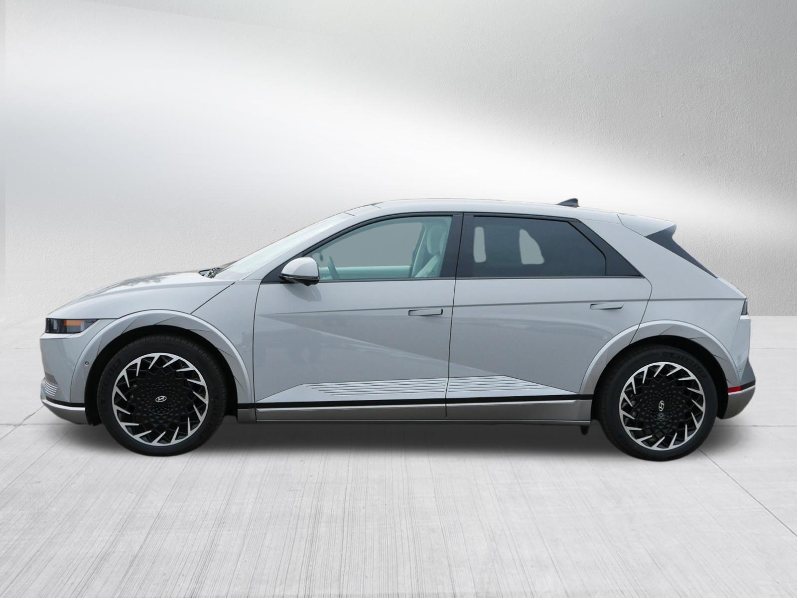 Certified 2024 Hyundai Ioniq 5 Limited AWD/4WD image 4