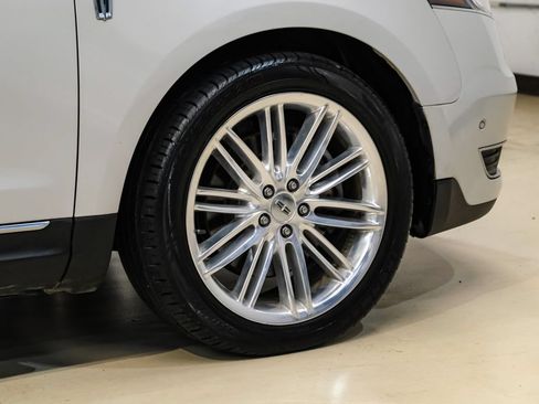 Used 2019 Lincoln MKT AWD image 58