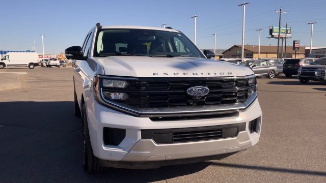 Used 2026 Ford Expedition Max Platinum w/ Driver's Package AWD/4WD image 4