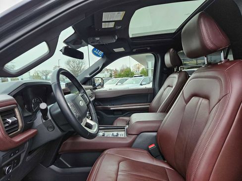 Used 2022 Ford Expedition Limited image 24