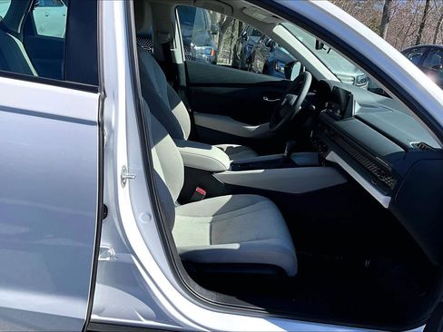 Used 2025 Honda Accord LX image 8