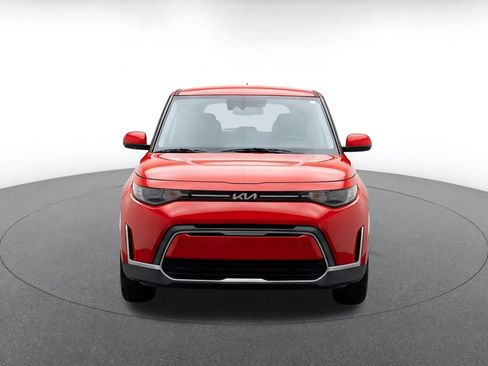 Used 2025 Kia Soul LX w/ LX Technology Package FWD image 2