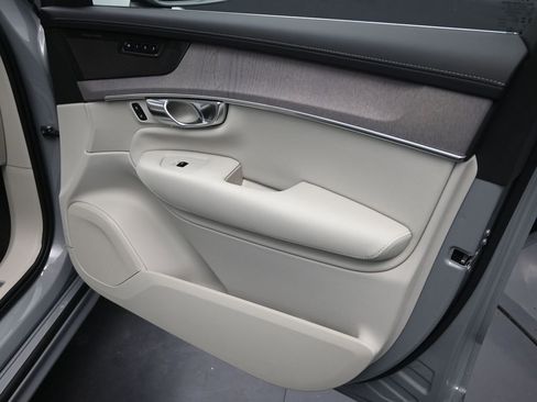 New 2026 Volvo XC90 T8 Ultra w/ Protection Package Premier AWD/4WD image 26