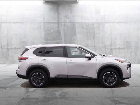 Used 2025 Nissan Rogue SV AWD/4WD image 5