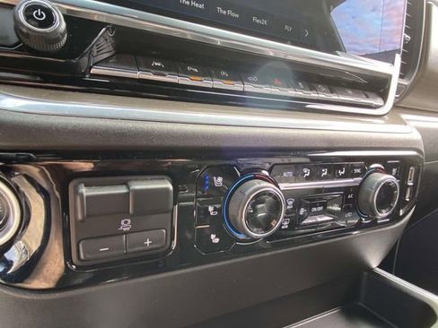 Used 2022 Chevrolet Silverado 1500 High Country w/ Z71 Off-Road Package image 20