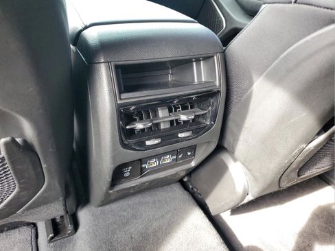 Certified 2024 Jeep Grand Cherokee Limited w/ Black Appearance Package image 11