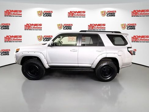 Used 2020 Toyota 4Runner TRD Off-Road Premium w/ Moonroof Package AWD/4WD image 15