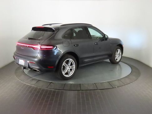 Certified 2024 Porsche Macan AWD/4WD image 7