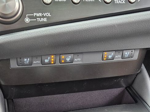 New 2025 Lexus ES 350 w/ Premium Package image 17