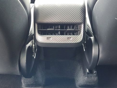 Used 2023 Tesla Model Y Performance image 29