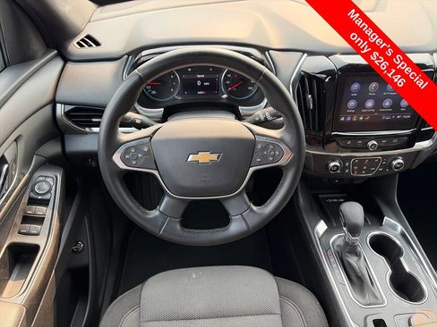 Used 2023 Chevrolet Traverse LT FWD image 13