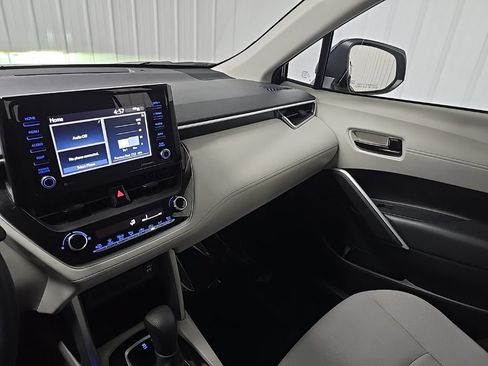 Used 2022 Toyota Corolla Cross L AWD/4WD image 25