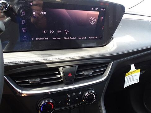 Used 2025 Buick Encore GX Preferred image 9