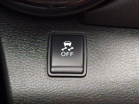 Used 2019 Nissan Kicks SR w/ SR Premium Package FWD image 22
