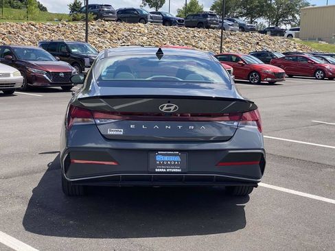 Certified 2025 Hyundai Elantra Sport FWD image 4