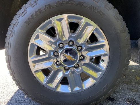 Used 2025 Chevrolet Silverado 2500 High Country w/ High Country Premium Package image 47