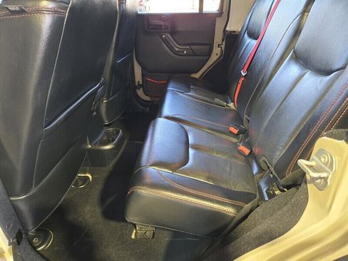 Used 2017 Jeep Wrangler Unlimited Rubicon w/ Quick Order Package 24Z Recon image 18