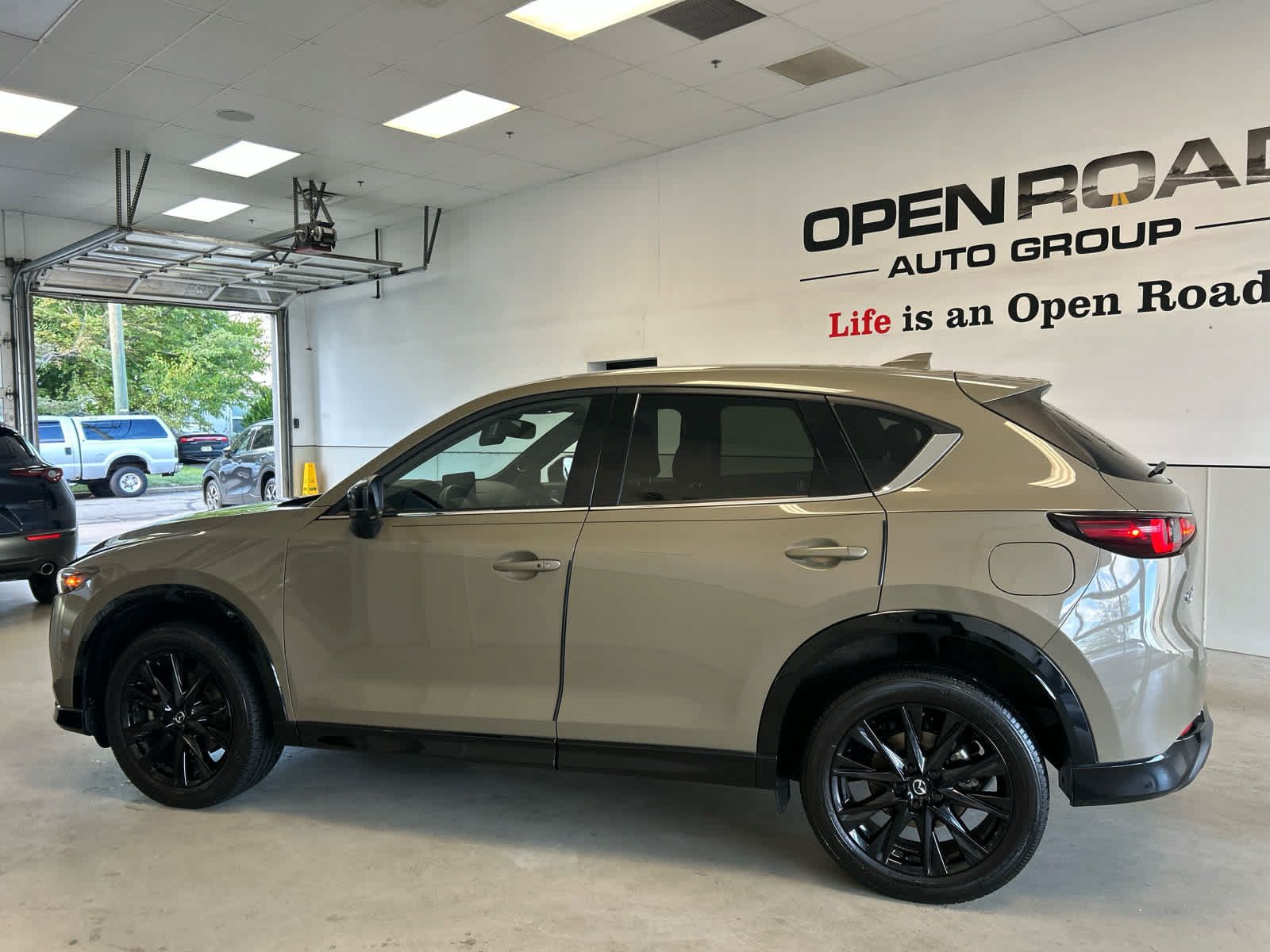 Certified 2024 MAZDA CX-5 Carbon Edition AWD/4WD image 3