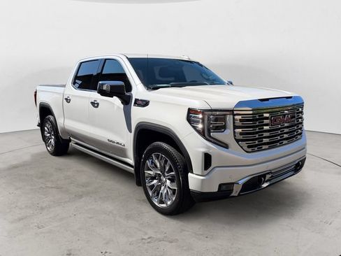 Used 2023 GMC Sierra 1500 Denali w/ Denali Reserve Package AWD/4WD image 3